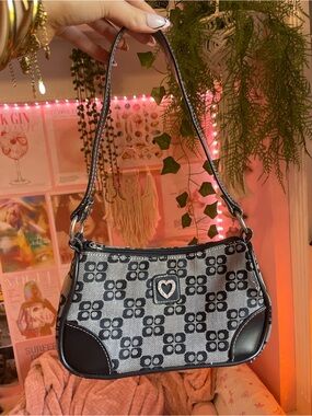 Heart Accent Patterned Shoulder Bag - Black/Gray